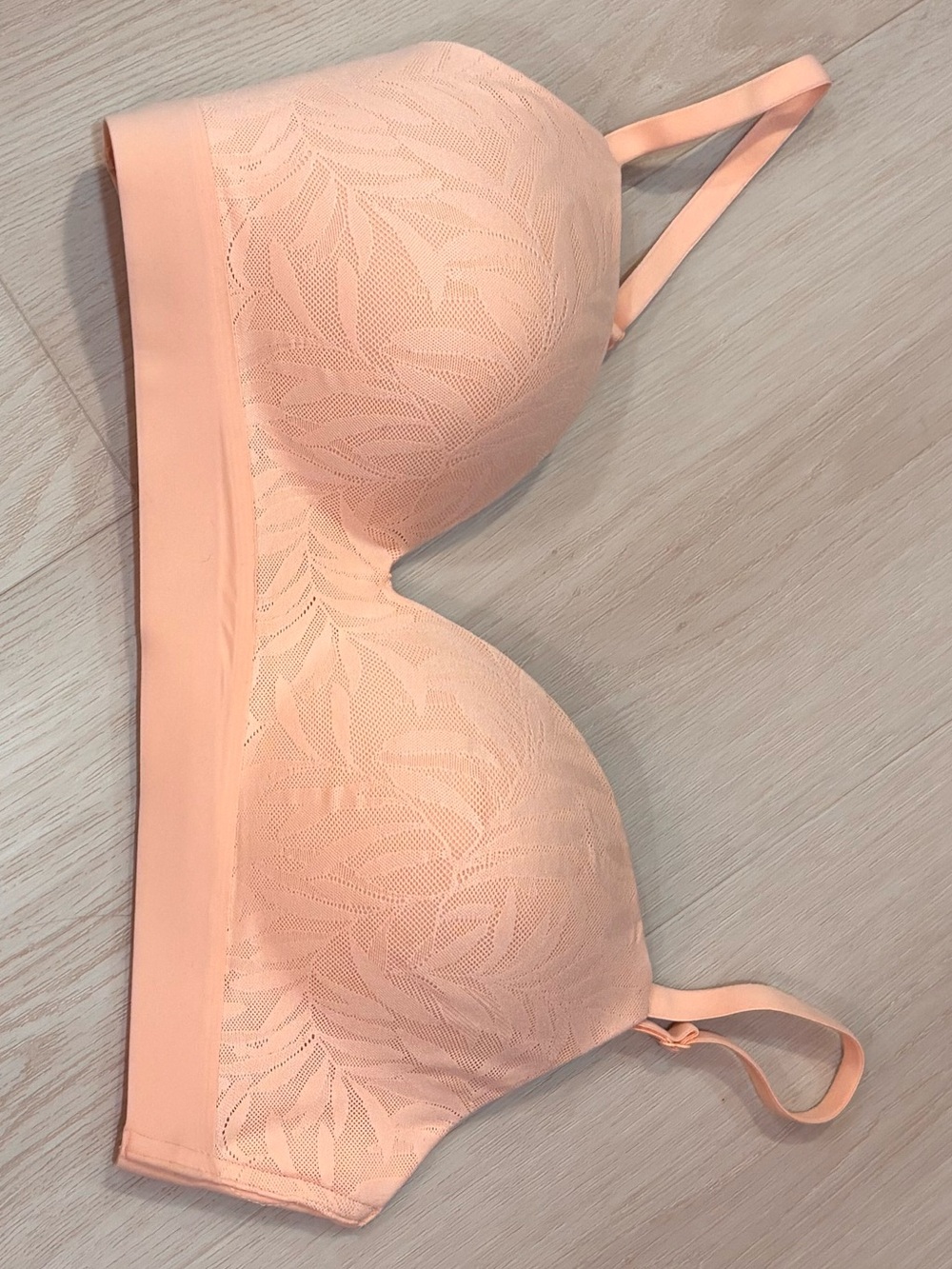 SOMA ENBLISS
Wireless Bra with Lace Peach parfait NWOT